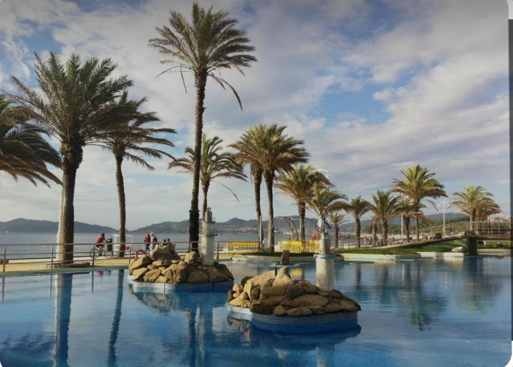 Samil Primera Linea De Playa Vigo Esterno foto