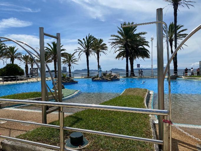 Samil Primera Linea De Playa Vigo Esterno foto
